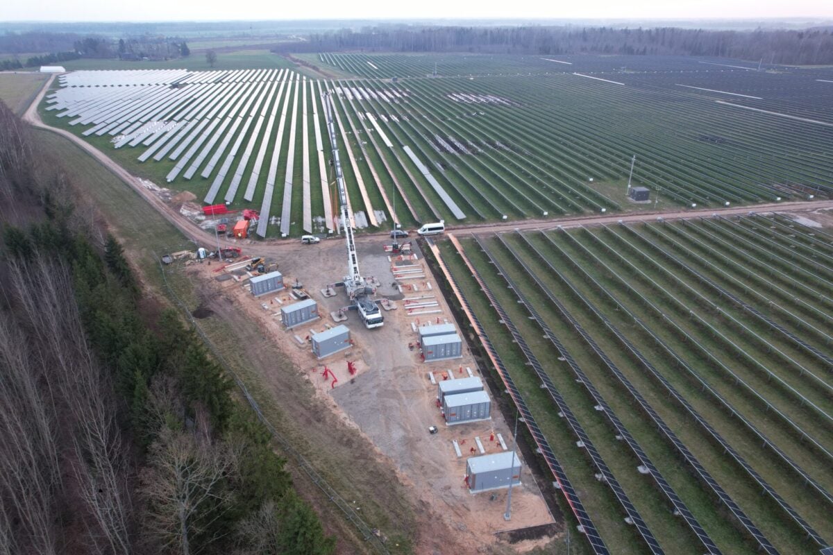 Solarpark mit Batteriespeicher in Anyksciai, Litauen